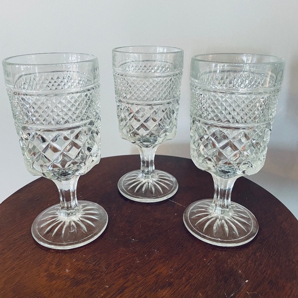 THREE Vintage Anchor Hocking Water Goblets, Wexford Pattern  Drinkware - Picture 1 of 6